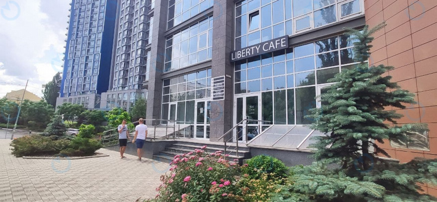 THE RESIDENT - фото 3