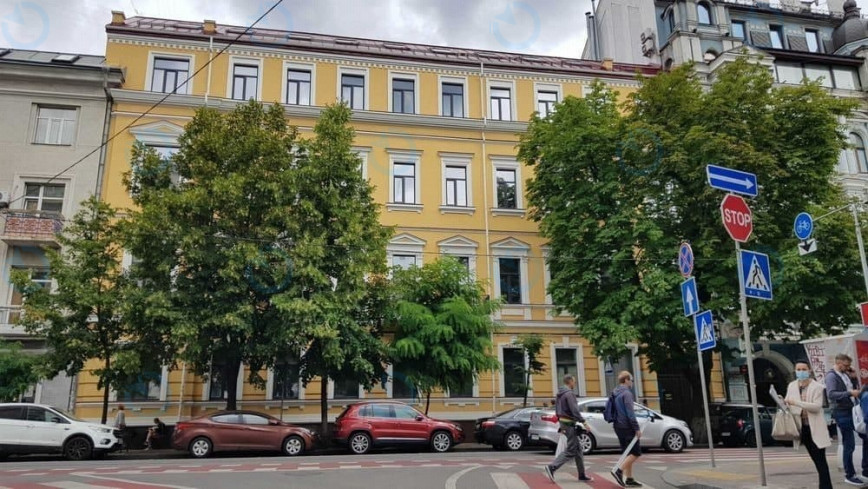 Ярославів Вал, 18