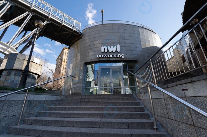 Алея Героїв Небесної Сотні, 2А