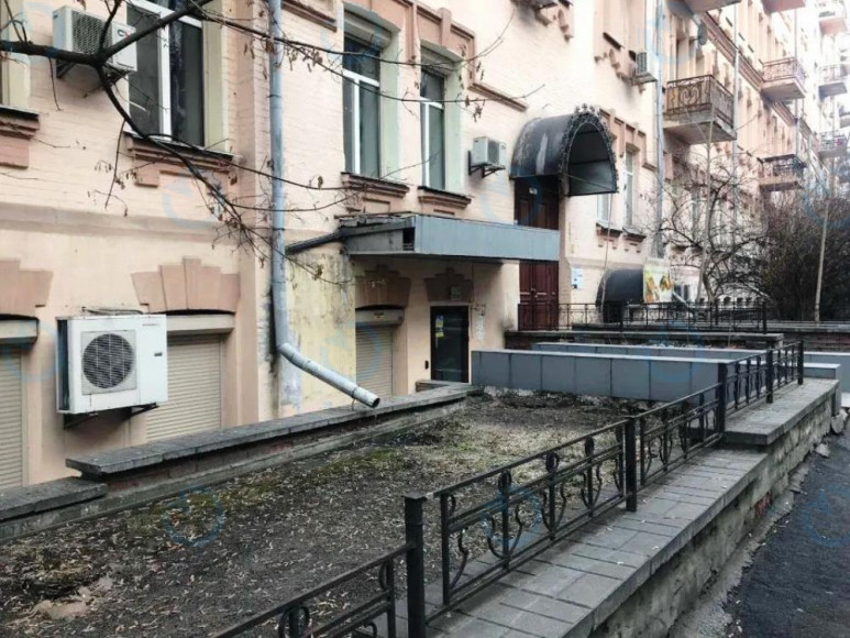 Станіславського, 3