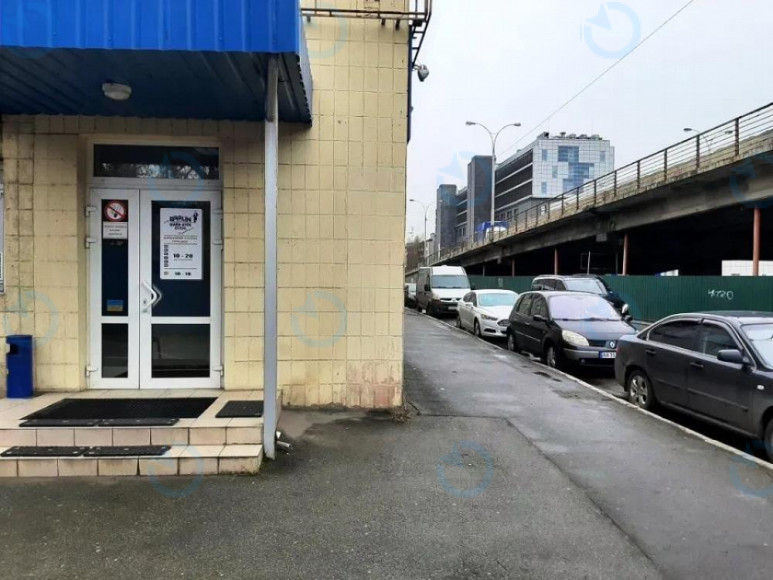 Новокостянтинівська, 11