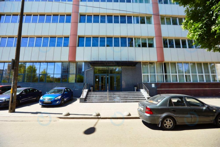 Сім'ї Прахових, 50 (Європасаж)