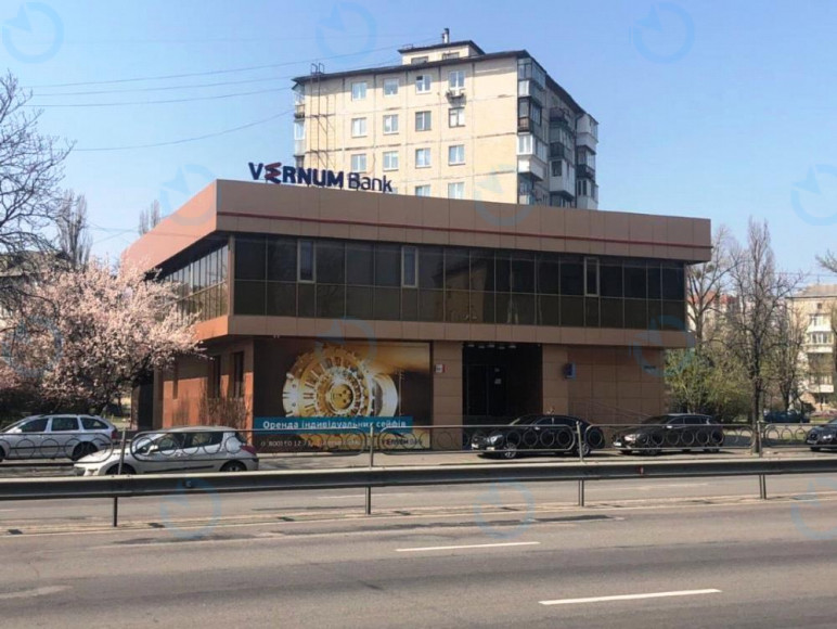 Гагаріна, 17В