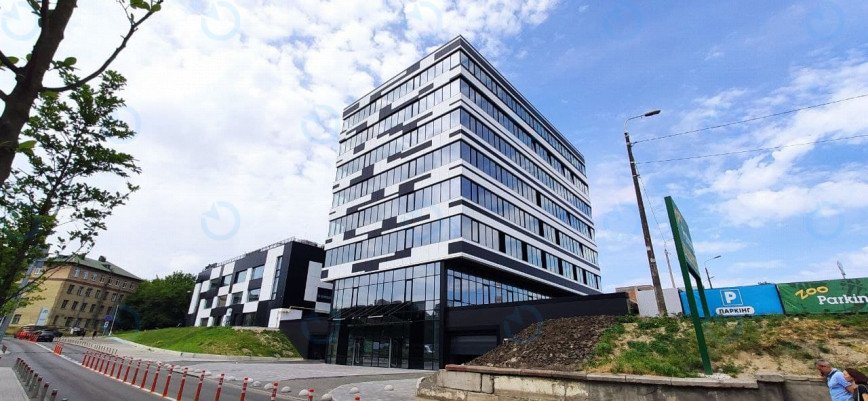 Зоологічна, 5