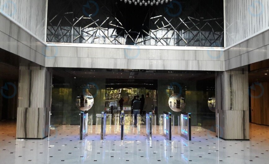 Summit (Cамміт) - фото 4