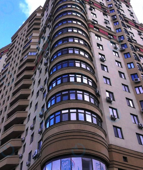 Дмитрівська, 75