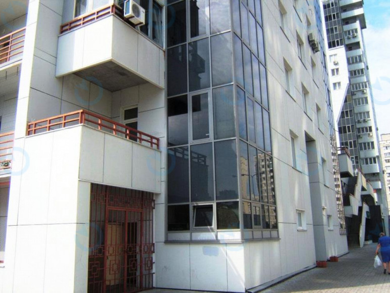 Срібнокільська, 3б