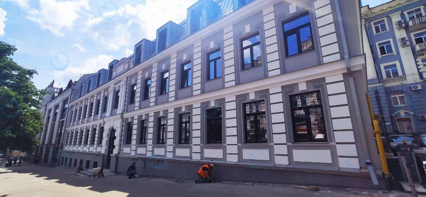 Богдана Хмельницького, 9 а