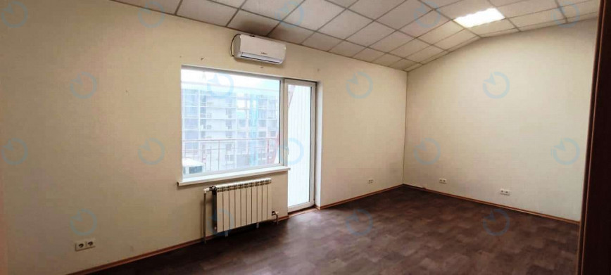Оренда офісу 40 м.кв 3 поверх Дегтярівська, 25А