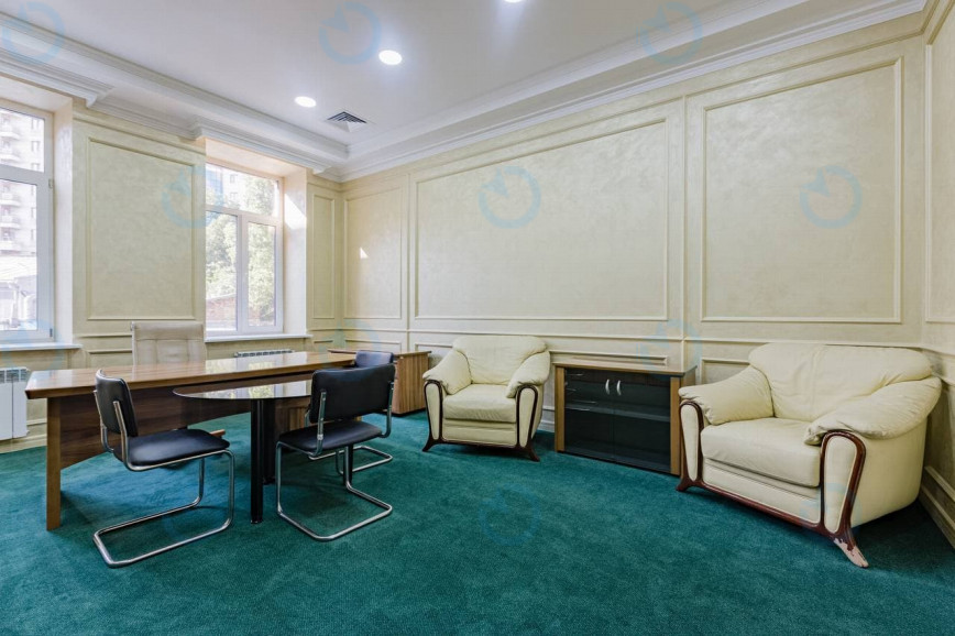 Оренда офісу 1752 м.кв 1 поверх Симона Петлюри, 14