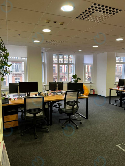 Оренда офісу 375 м.кв 4 поверх Володимирська 38