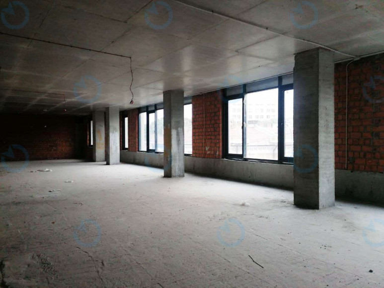 Продаж офісу 2200 м.кв 1-5 поверх Ярославів Град