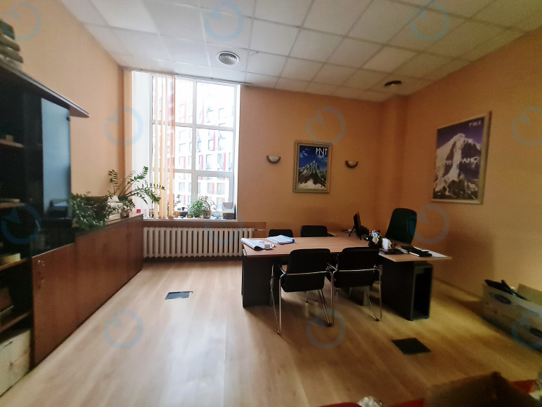 Оренда офісу 316 м.кв 5 поверх Сурікова, 3а