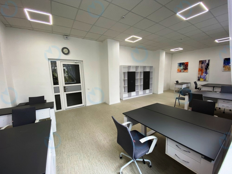 Оренда офісу 17 м.кв 2 поверх SMART OFFICE IT (Гетьмана, 2)