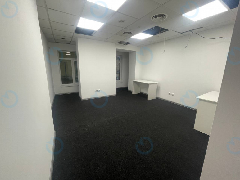 Оренда офісу 387 м.кв 2 поверх Сагайдачний