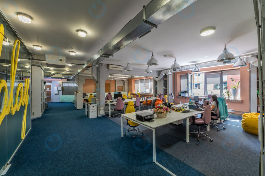 Оренда офісу 412 м.кв 2 поверх Пульс