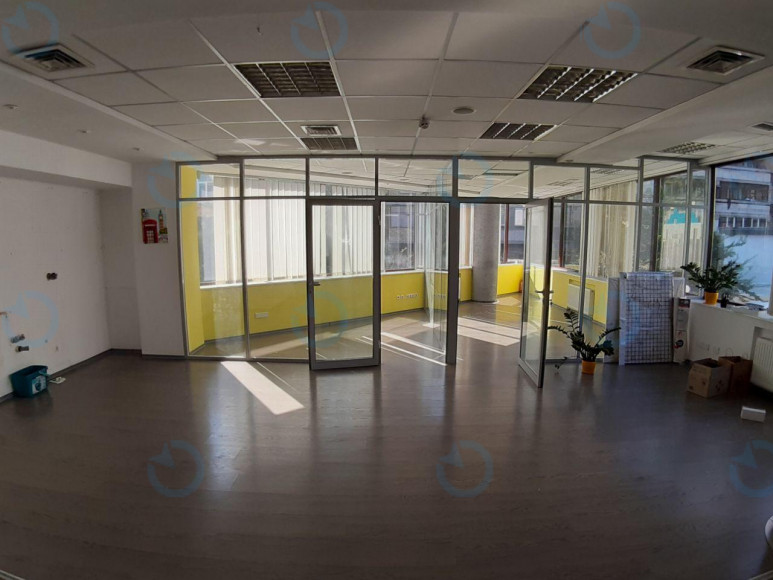 Оренда офісу 192 м.кв 2 поверх Володимирська, 77-А