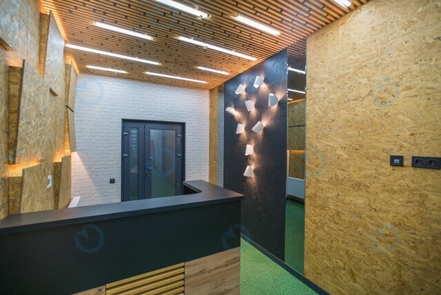 Продаж офісу 623 м.кв 1 поверх Лютневий пров.