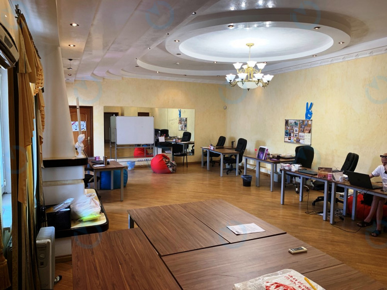 Оренда офісу 200 м.кв 4 поверх Межигірський
