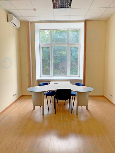 Оренда офісу 23 м.кв 3 поверх Хрещатик, 7/11