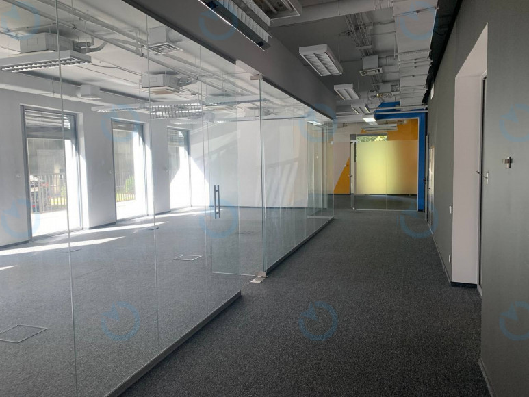 Оренда офісу 861 м.кв 3 поверх Лейпцизька 15 (III черга)