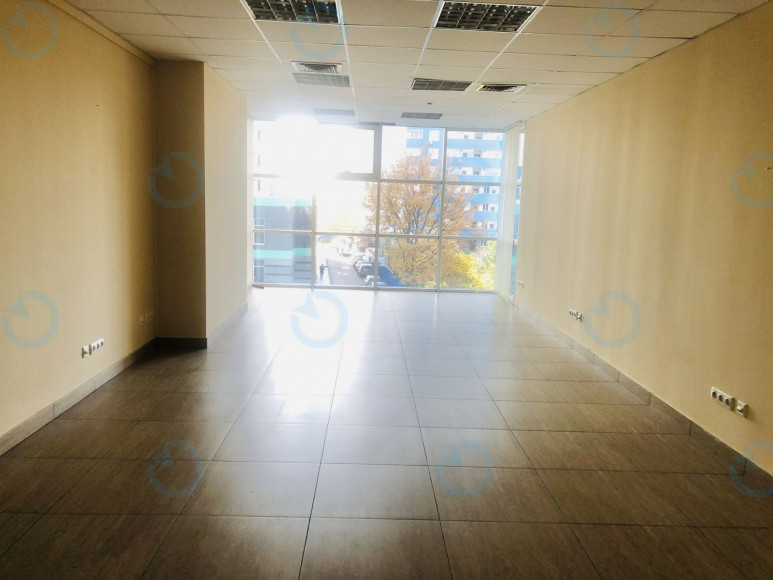 Оренда офісу 242 м.кв 3 поверх Кристал