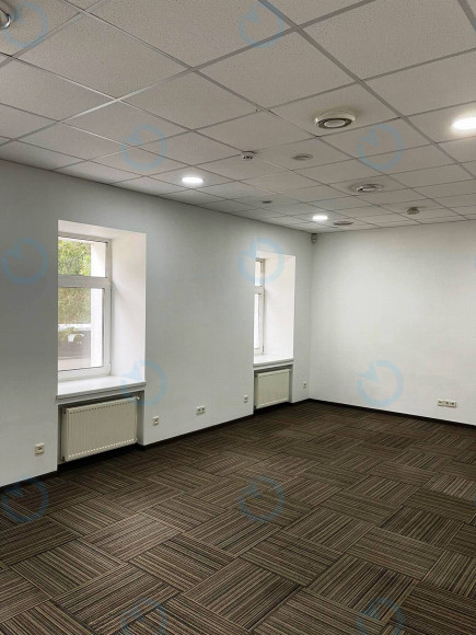 Оренда офісу 325 м.кв 1 поверх Форум Б7