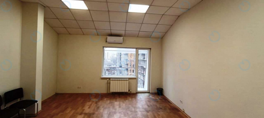 Оренда офісу 39 м.кв 3 поверх Дегтярівська, 25А