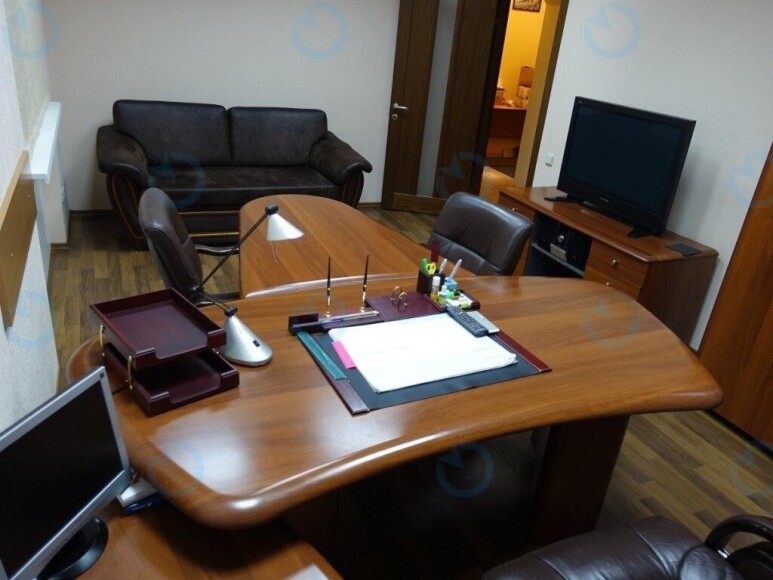 Оренда офісу 70 м.кв 1 поверх Татарська, 2Б