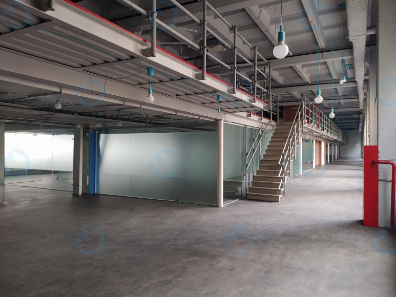 Оренда офісу 1712 м.кв 1 поверх Кубик-центр