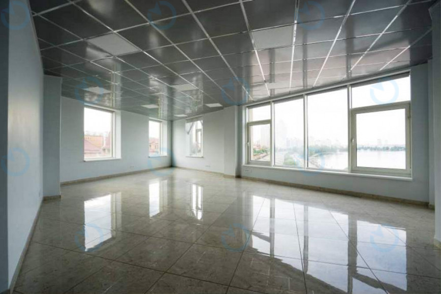 Оренда офісу 240 м.кв 3 поверх Гольф Центр