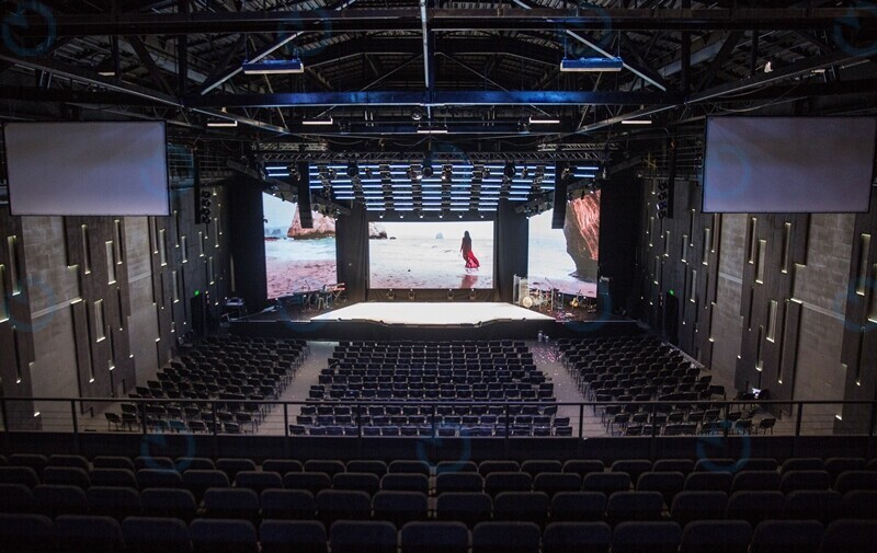 Основний зал